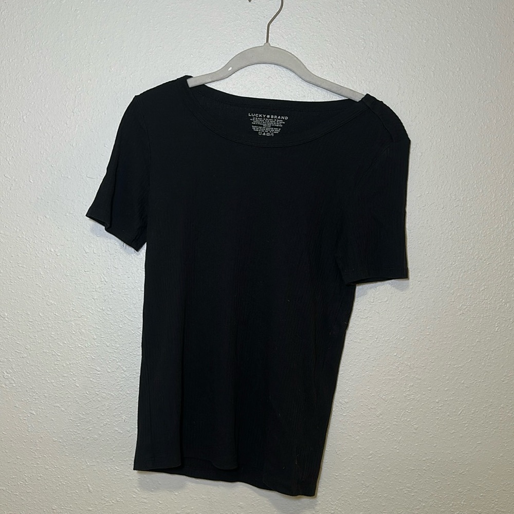 Black tee